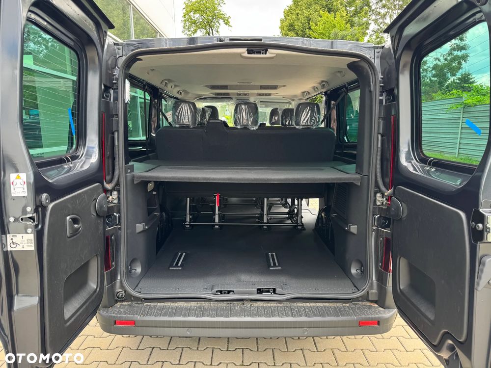 Renault Trafic Combi - 12