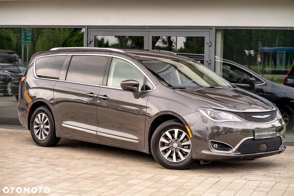 Chrysler Pacifica - 7