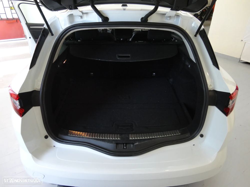 Renault Mégane Sport Tourer ENERGY dCi 130 INTENS - 28