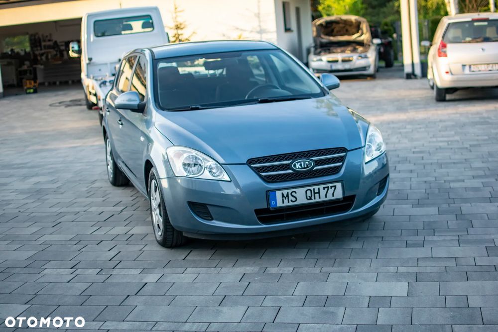Kia Ceed - 26