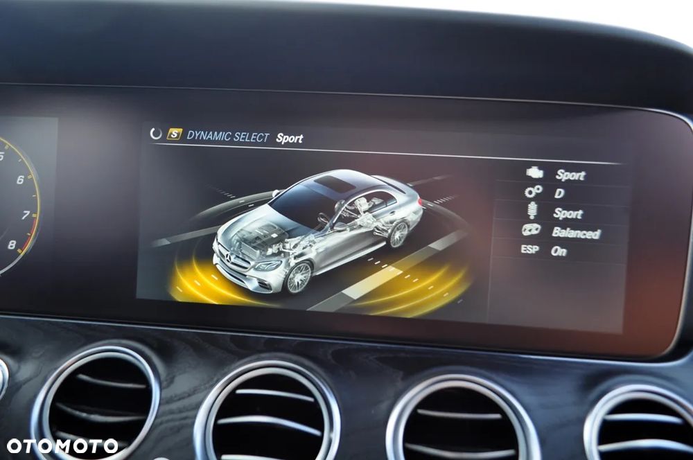 Mercedes-Benz Klasa E - 32