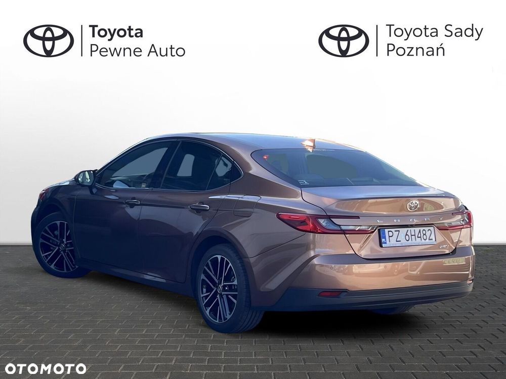 Toyota Camry - 8