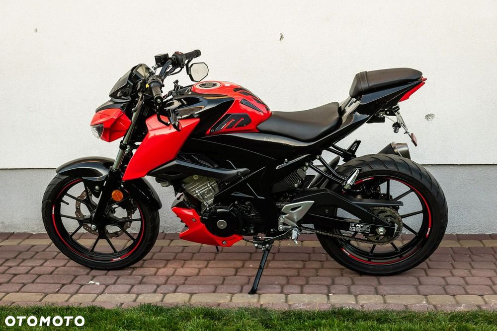 Suzuki GSX - 6