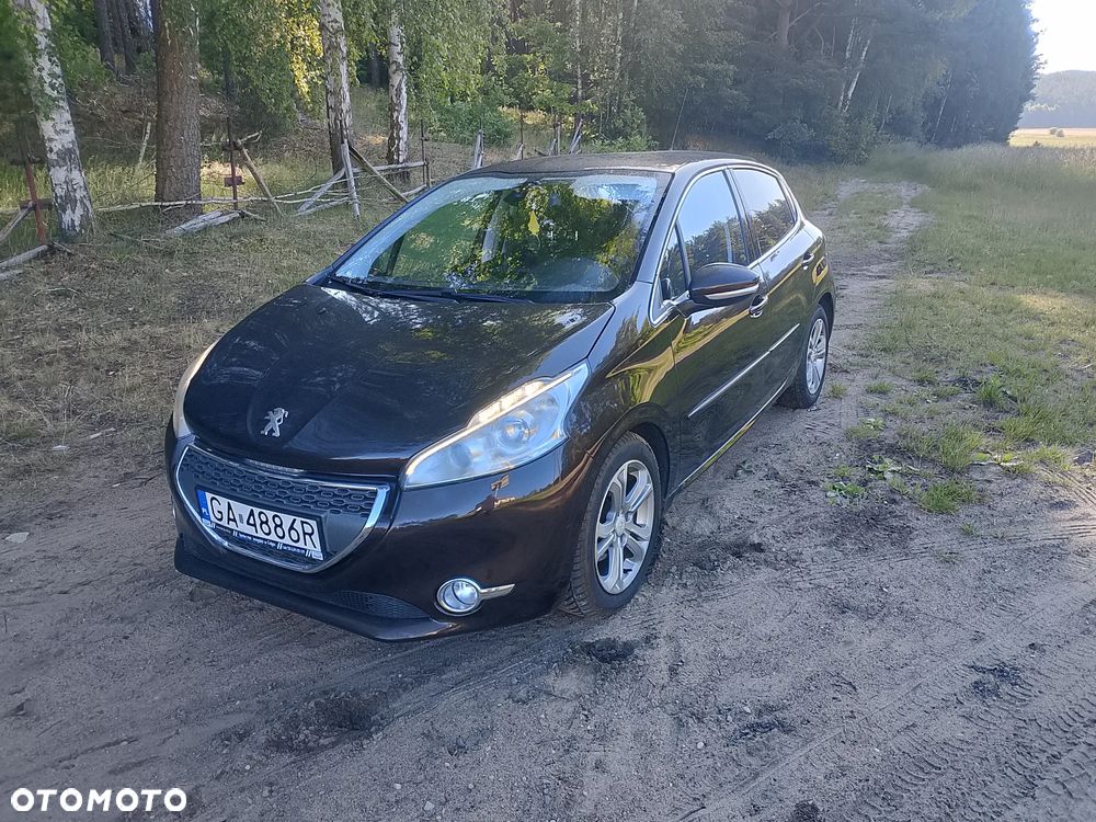 Peugeot 208 - 1