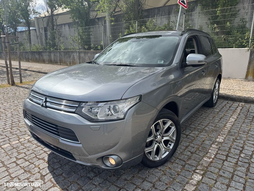 Mitsubishi Outlander - 1