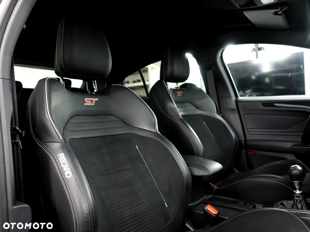 Ford Focus 2.0 EcoBlue ST - 16