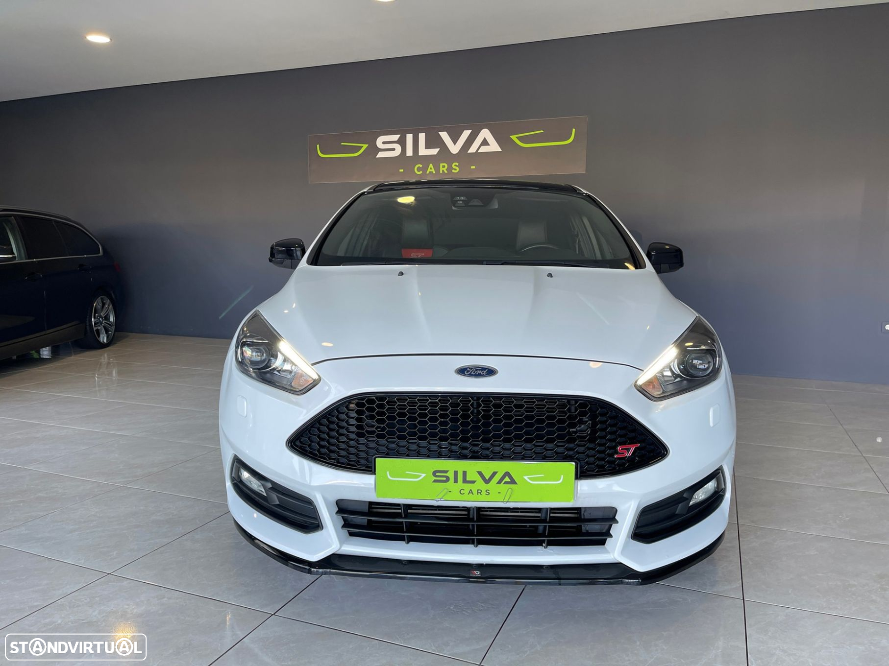 Ford Focus 2.0i ST-2 - 2