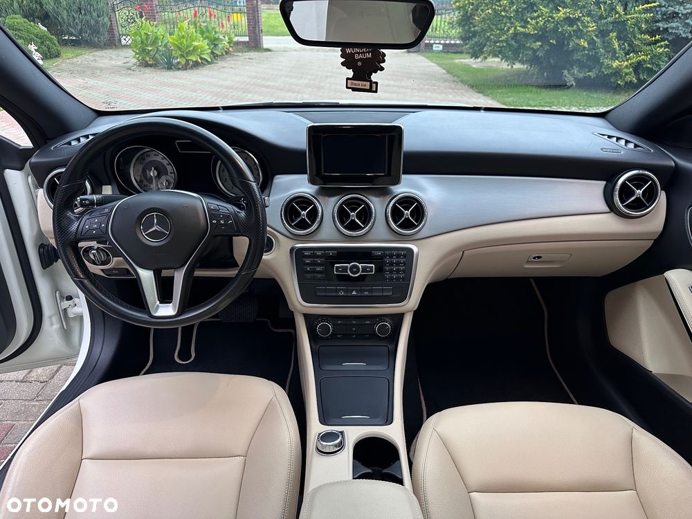Mercedes-Benz CLA - 21