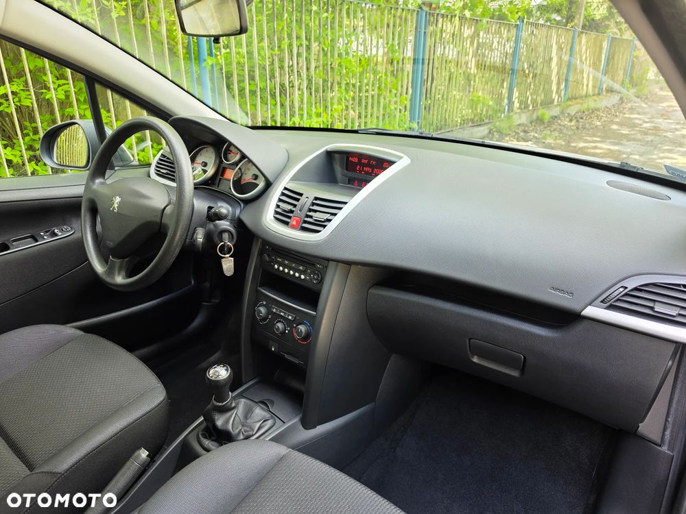 Peugeot 207 1.4 Trendy - 6
