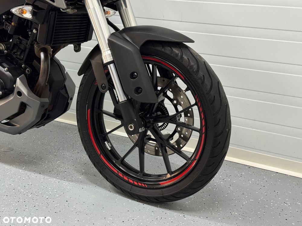 Yamaha MT - 9