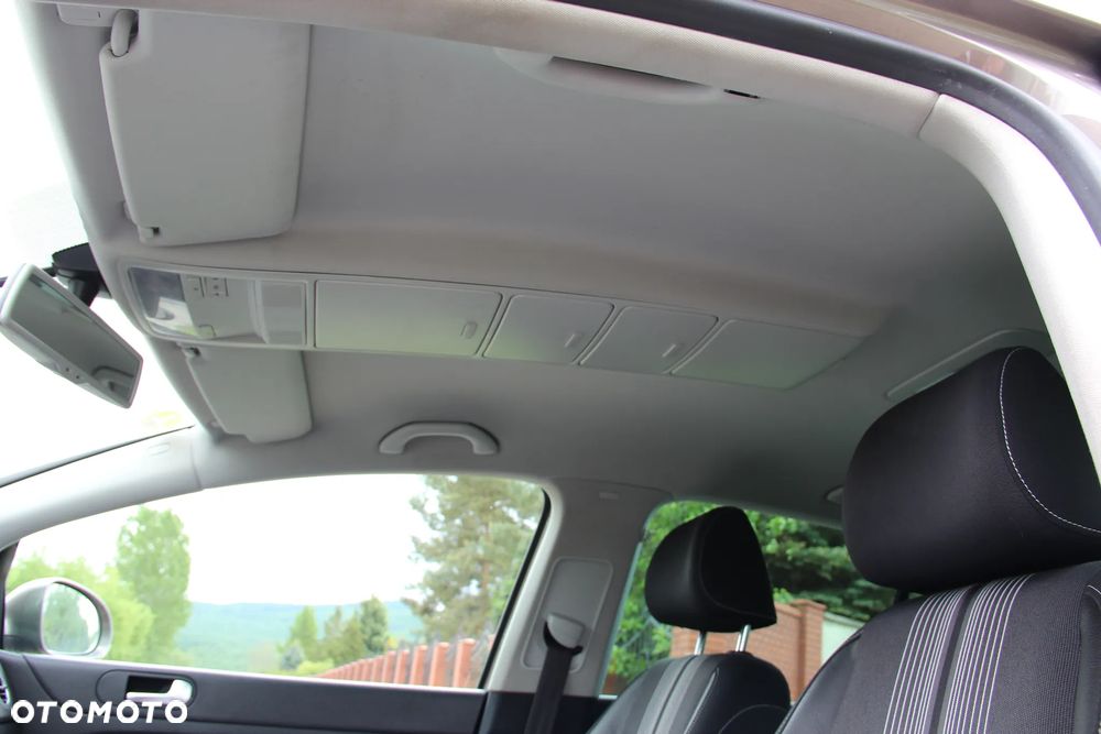 Volkswagen Golf Plus 1.6 TDI DPF DSG MATCH - 27
