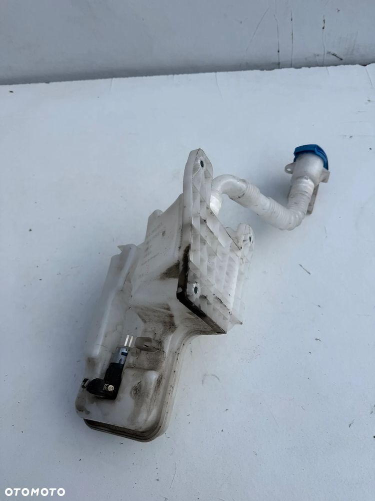 ZBIORNIK PŁYNU SPRYSKIWACZY POMPKA VW AUDI SKODA SEAT 5WA955448 5FF955453