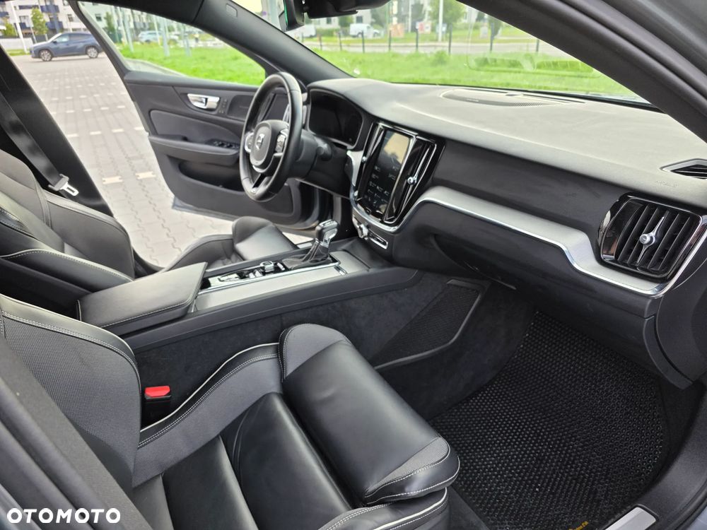 Volvo S60 T4 R-Design - 17