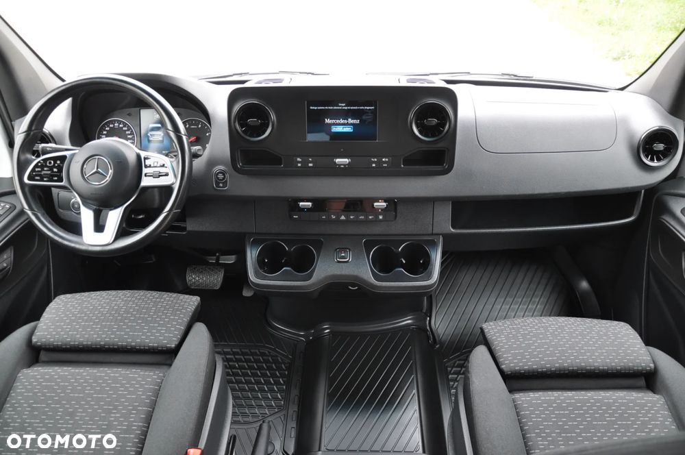 Mercedes-Benz Sprinter - 19