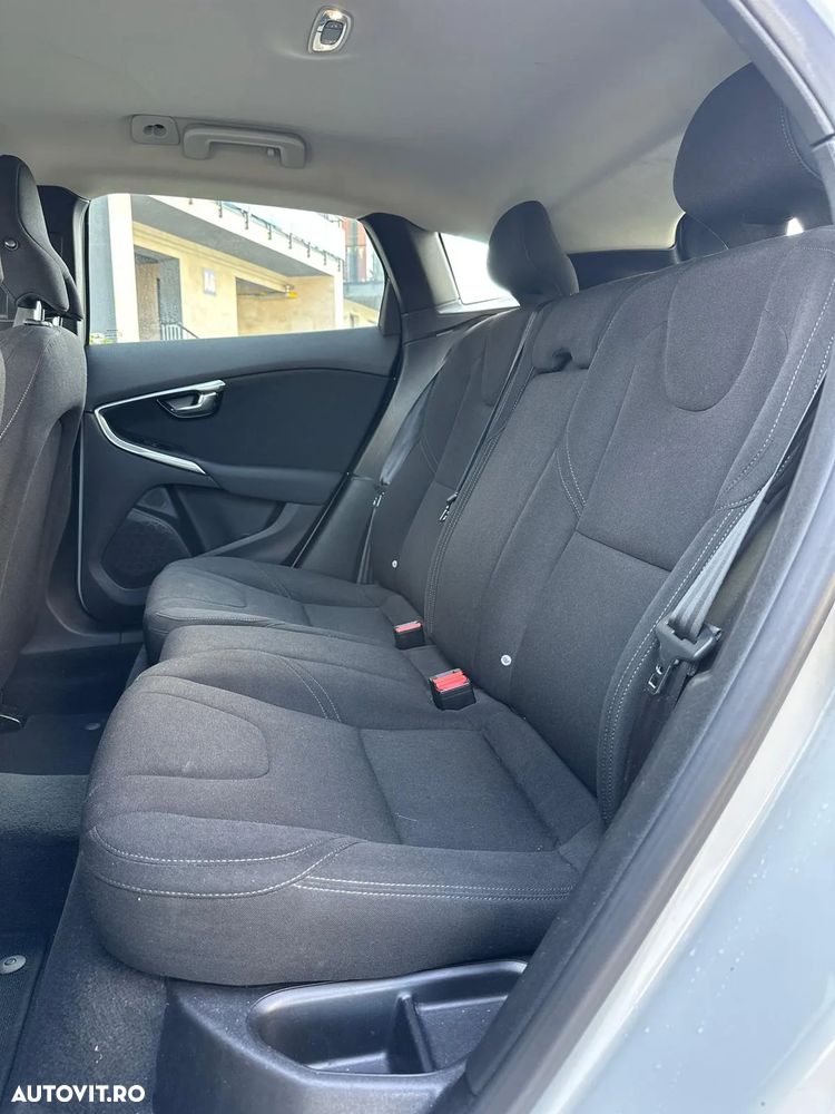 Volvo V40 Cross Country D2 Momentum - 10