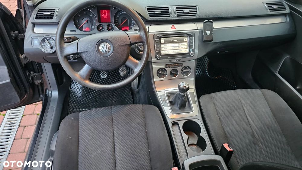 Volkswagen Passat 2.0 TDI Comfortline - 8
