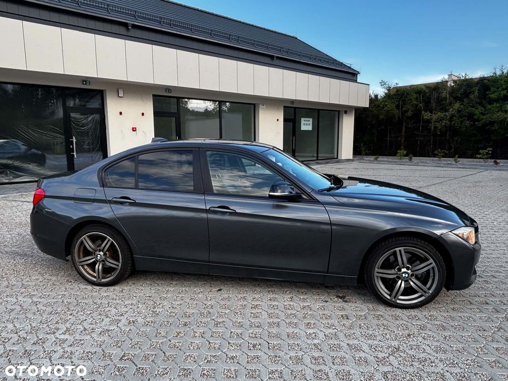BMW Seria 3 328i xDrive - 5