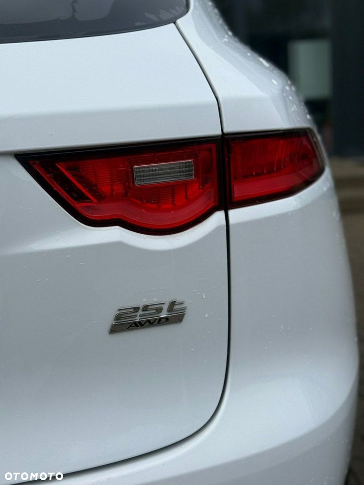 Jaguar F-Pace - 13