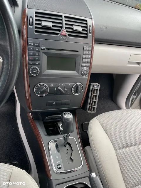 Mercedes-Benz Klasa A 180 CDI Autotronic Avantgarde - 4