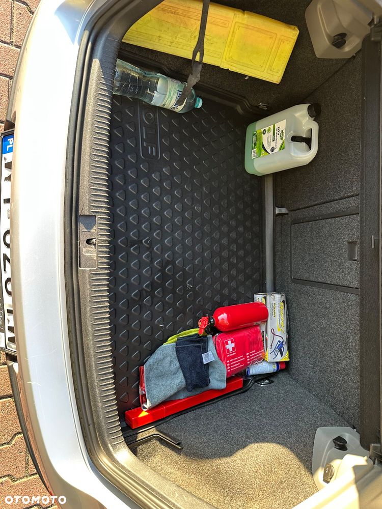 Volkswagen Golf - 6