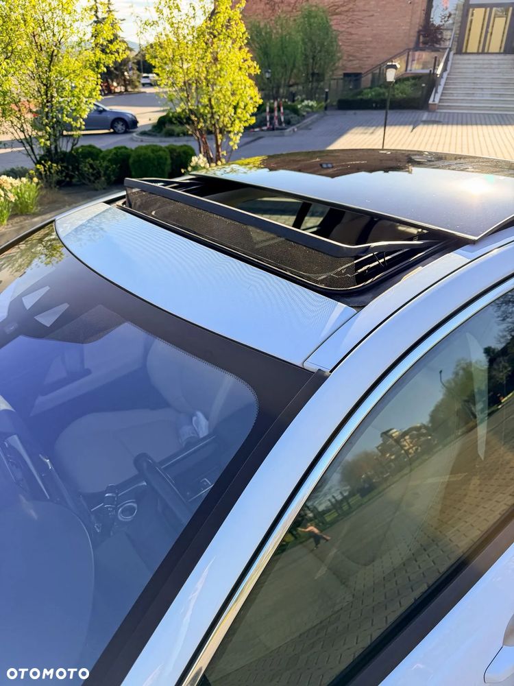 Jaguar XE 25t AWD Prestige - 16