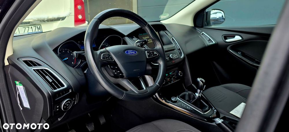 Ford Focus 1.0 EcoBoost Titanium - 31