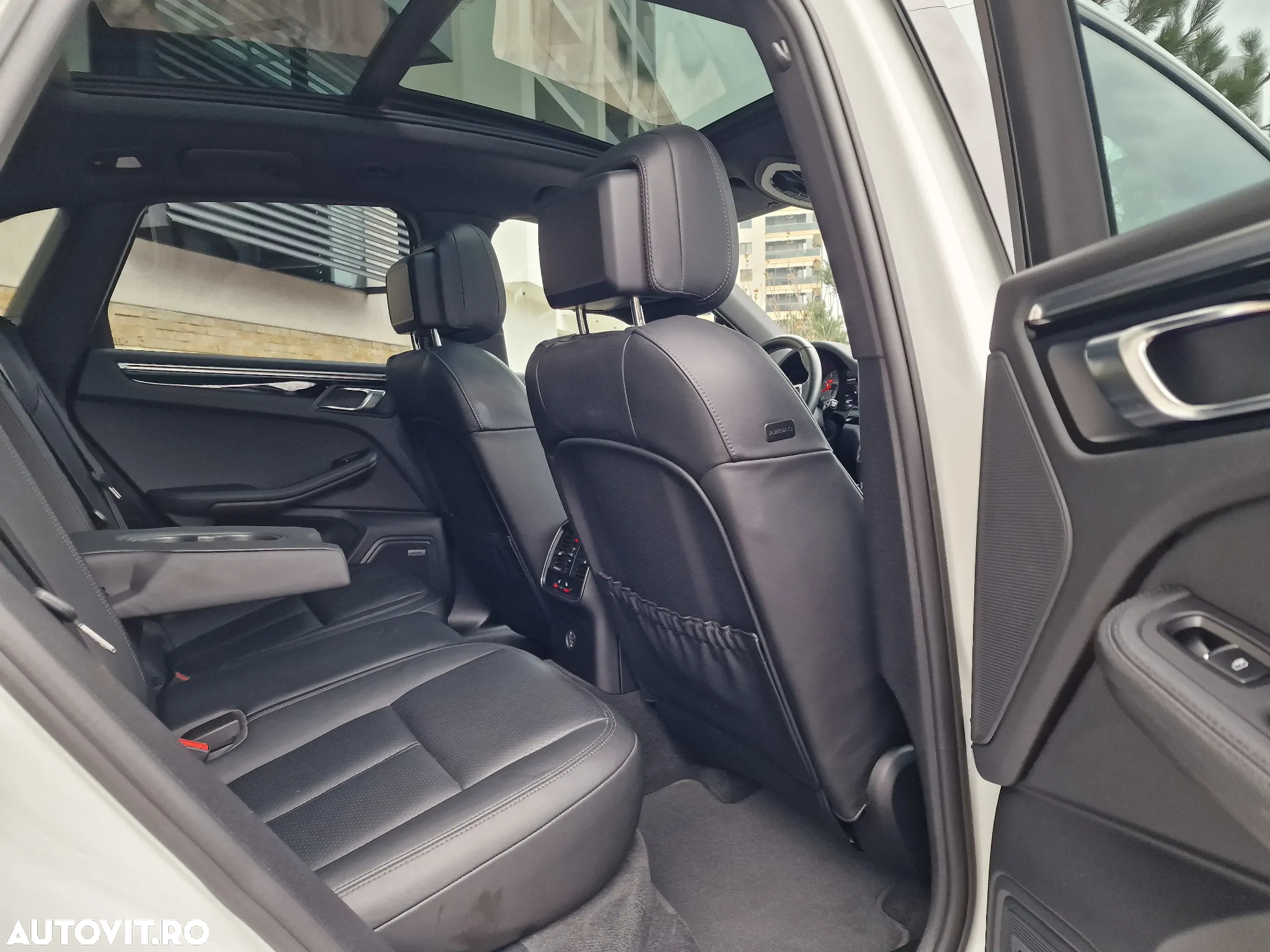 Porsche Macan Standard - 12