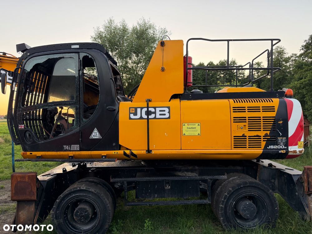 JCB Koparka Kołowa JS 220 w uszkodzona - 7