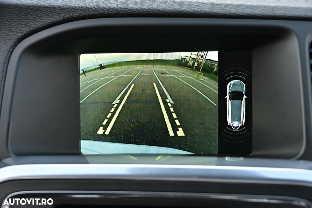 Volvo V60 D6 Plug-In-Hybrid AWD Geartronic Summum - 27