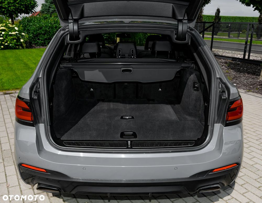 BMW Seria 5 520d xDrive Touring M Sport Edition - 17