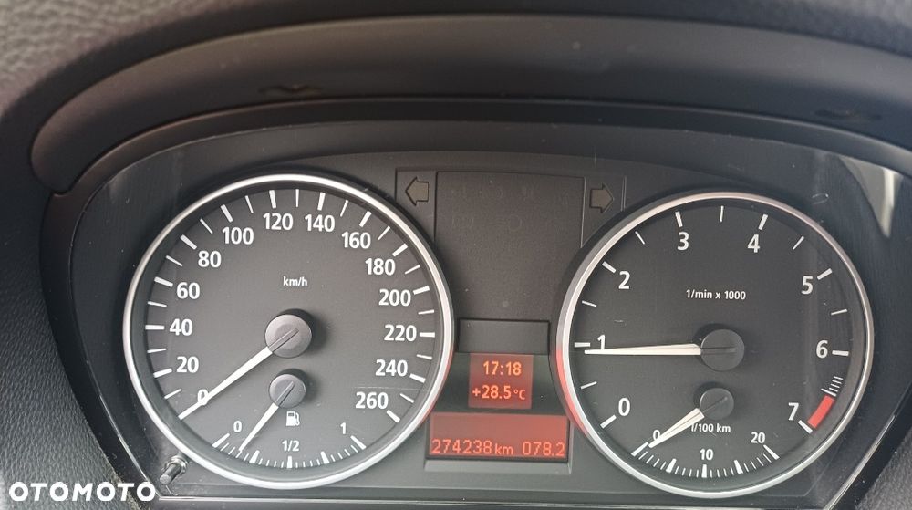 BMW Seria 3 320i - 12