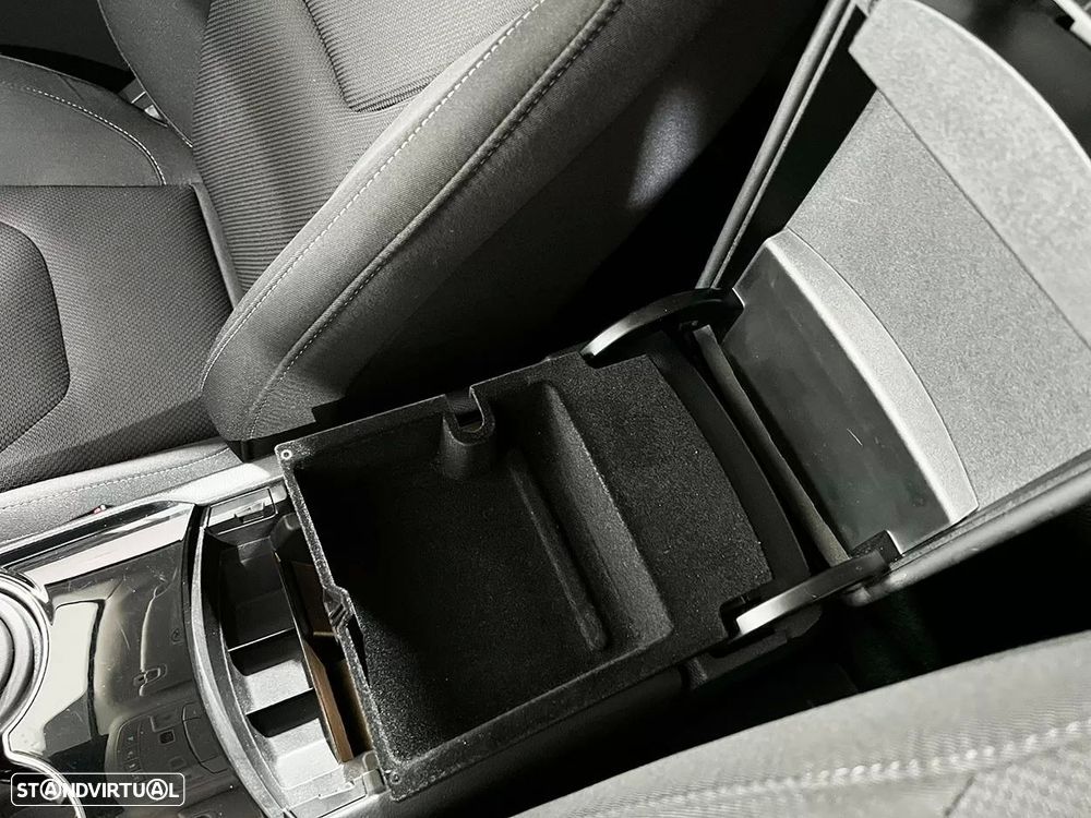 Ford S-Max - 17