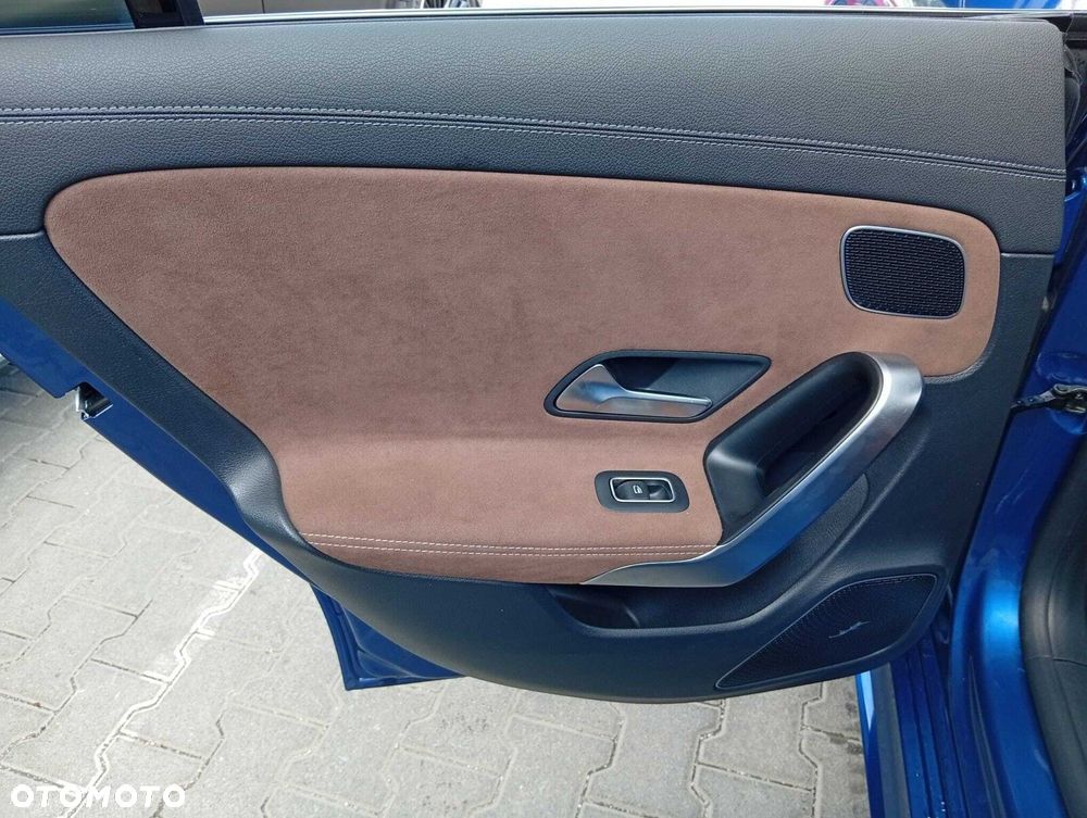 Mercedes-Benz CLA 220 mHEV 4-Matic AMG Line 8G-DCT - 29