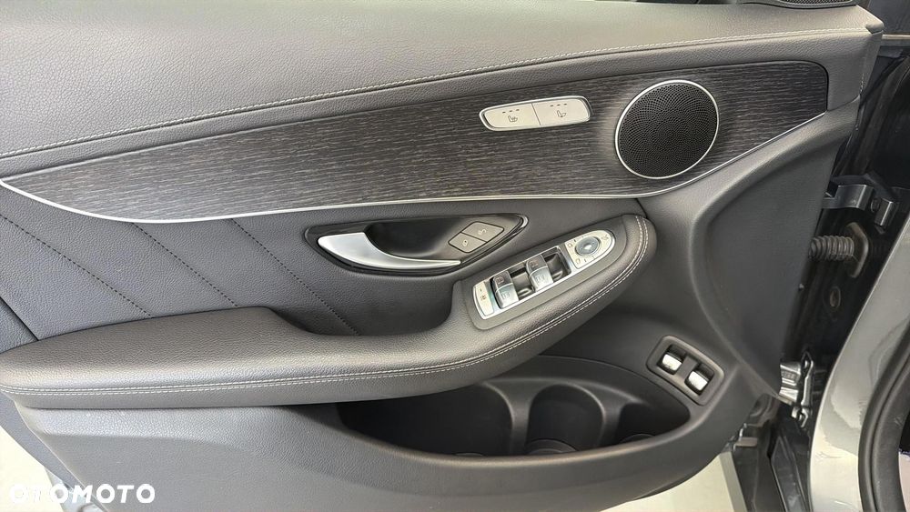 Mercedes-Benz GLC 300 e 4-Matic - 11