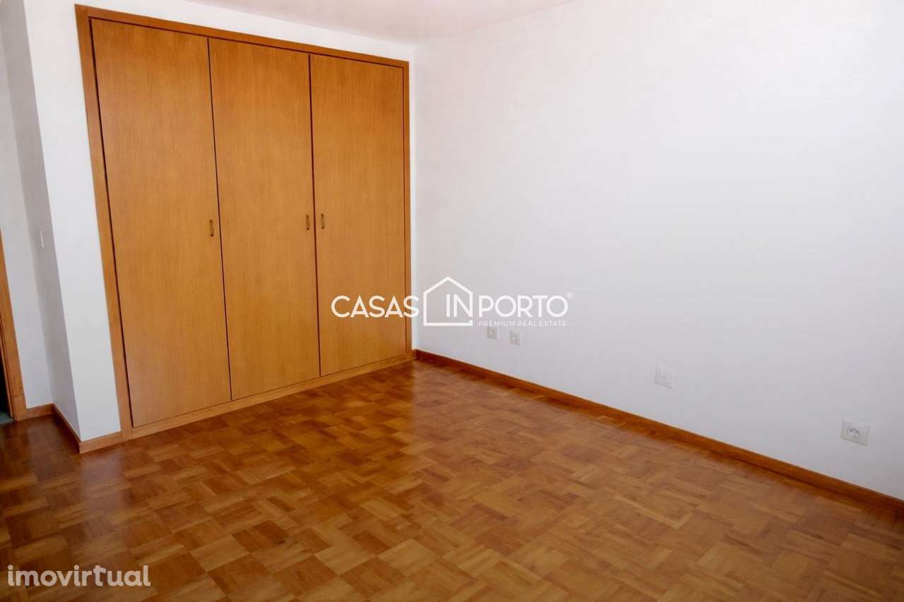 T1 com Estacionamento - Condomínio Fechado - Praia da Aguda - Grande imagem: 5/8