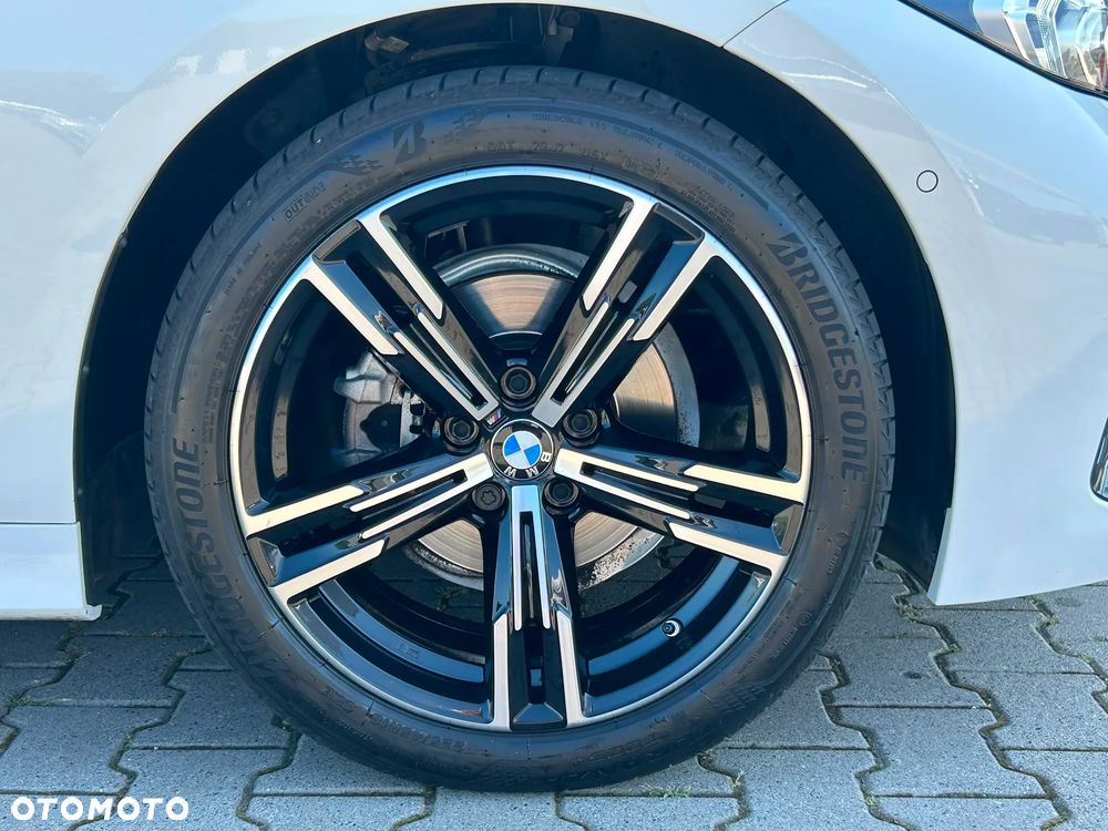 BMW Seria 3 318i M Sport - 9