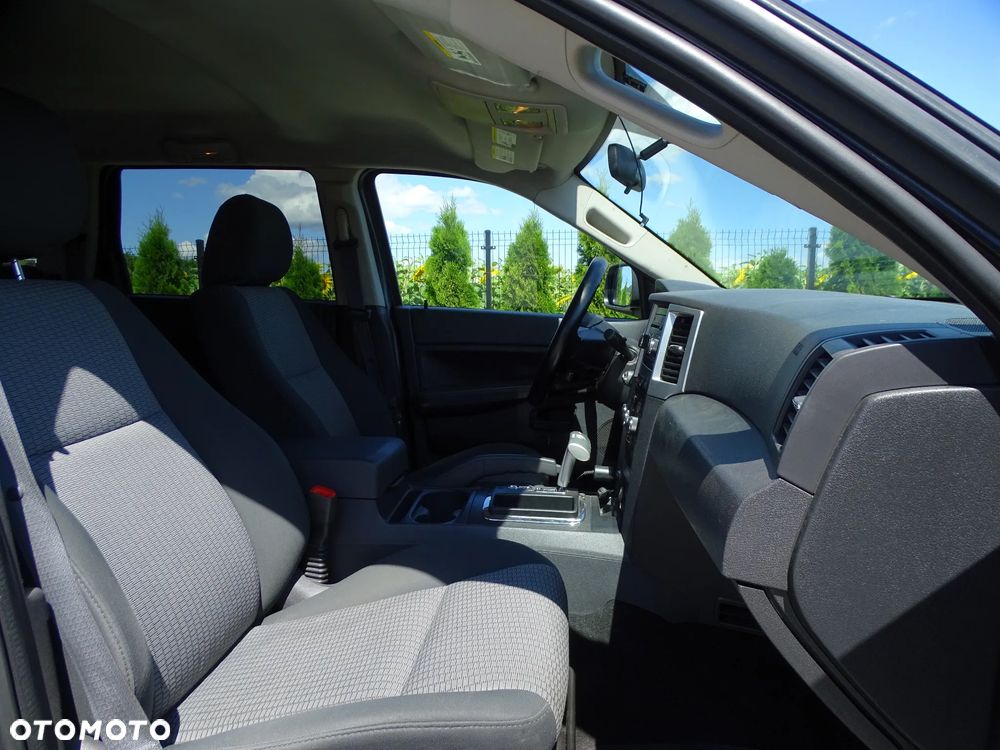 Jeep Grand Cherokee - 13