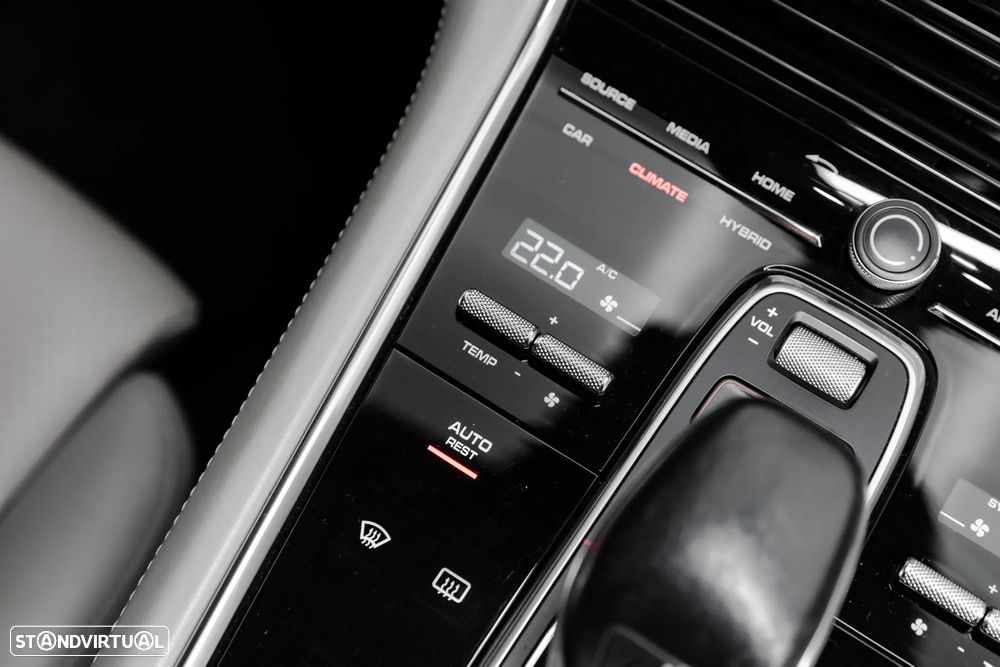 Porsche Panamera Sport Turismo 4 E-Hybrid - 26