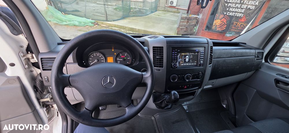Mercedes-Benz Sprinter 906.211 - 11