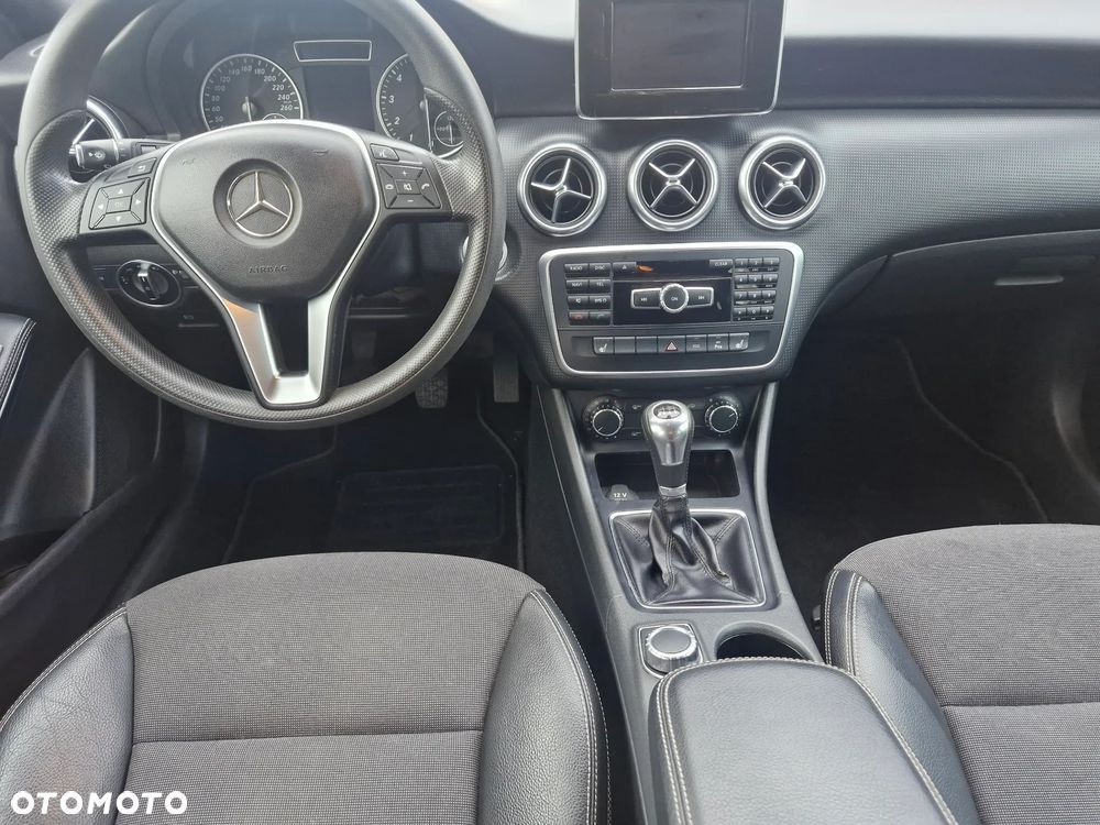 Mercedes-Benz Klasa A 180 (BlueEFFICIENCY) - 16