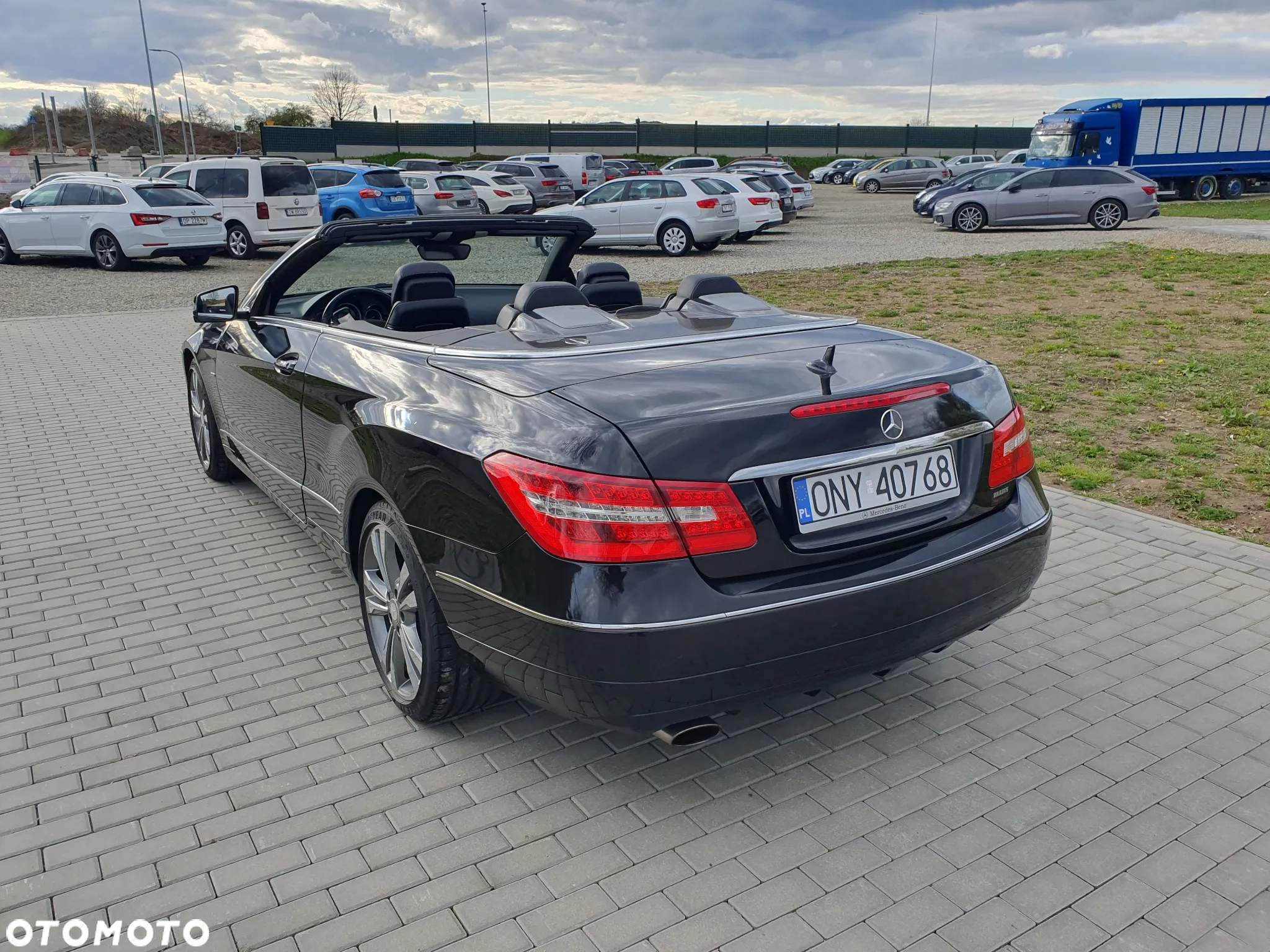 Mercedes-Benz Klasa E 200 Cabrio BlueEFFICIENCY 7G-TRONIC Avantgarde - 4