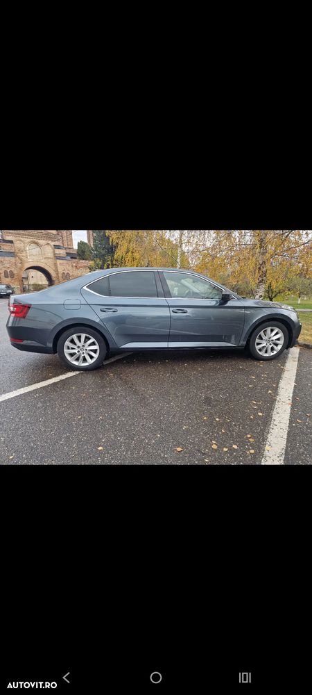 Skoda Superb 2.0 TDI DSG Premium Edition - 19