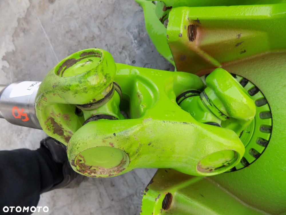Merlo P 34.7  półoś krzyżak - 6