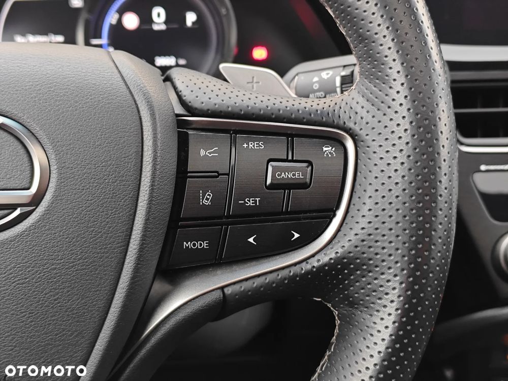 Lexus ES 300h F Sport Edition - 29