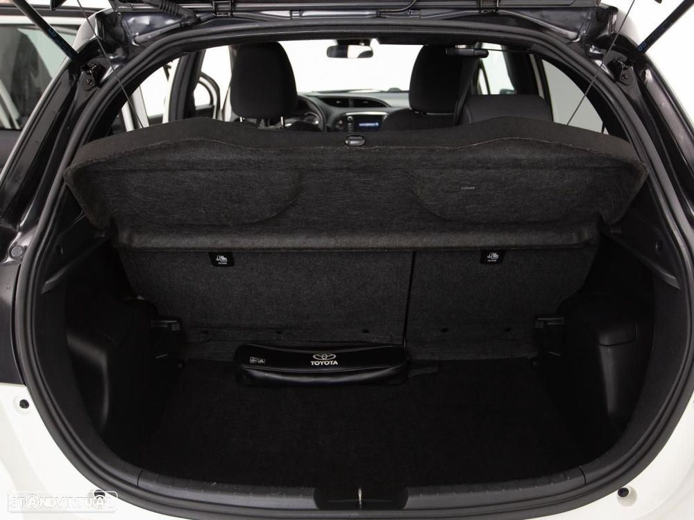 Toyota Yaris 1.5 HSD Square Collec.White - 12
