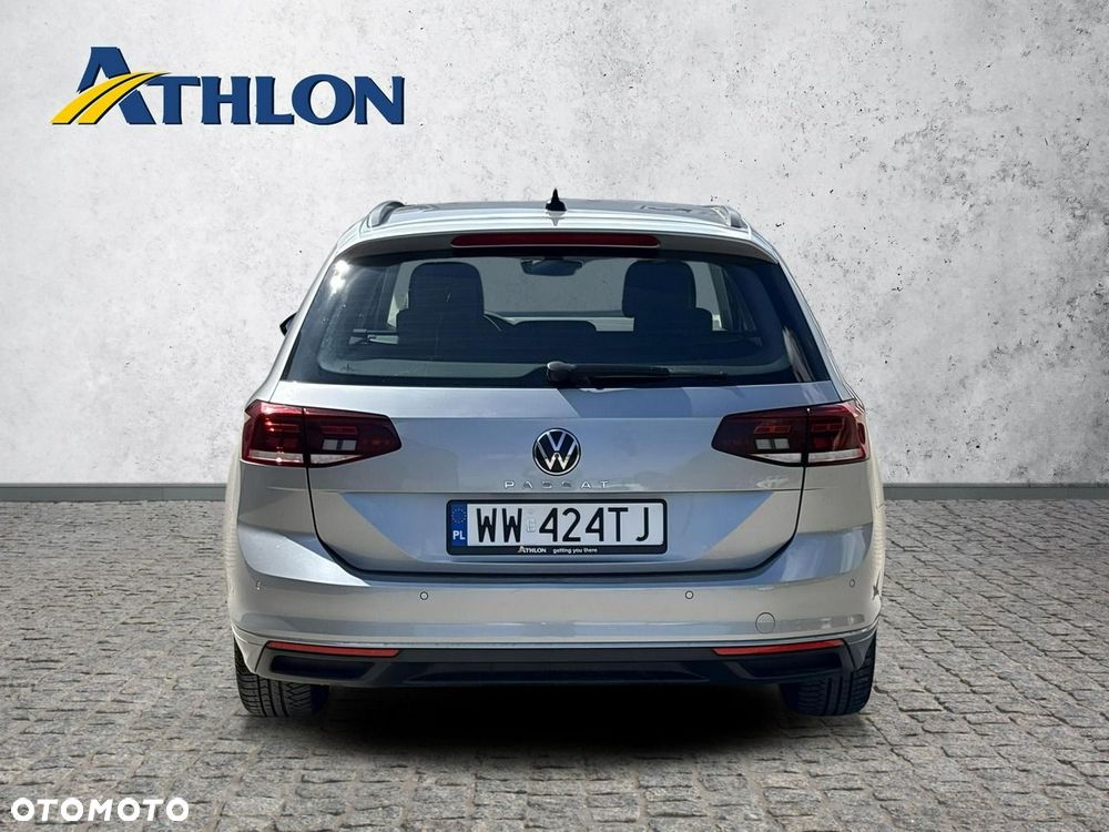 Volkswagen Passat - 4