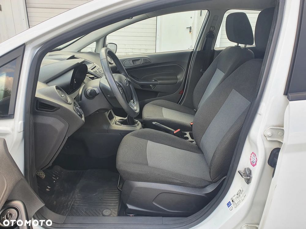 Ford Fiesta 1.25 Ambiente - 26