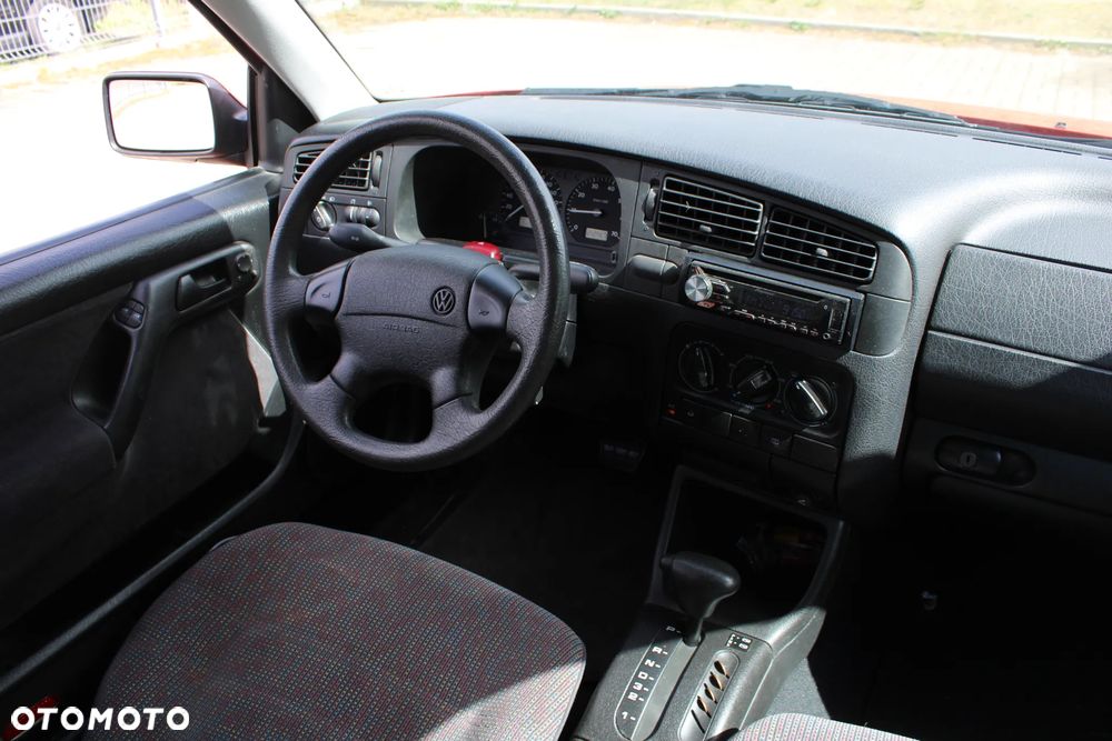 Volkswagen Vento - 15