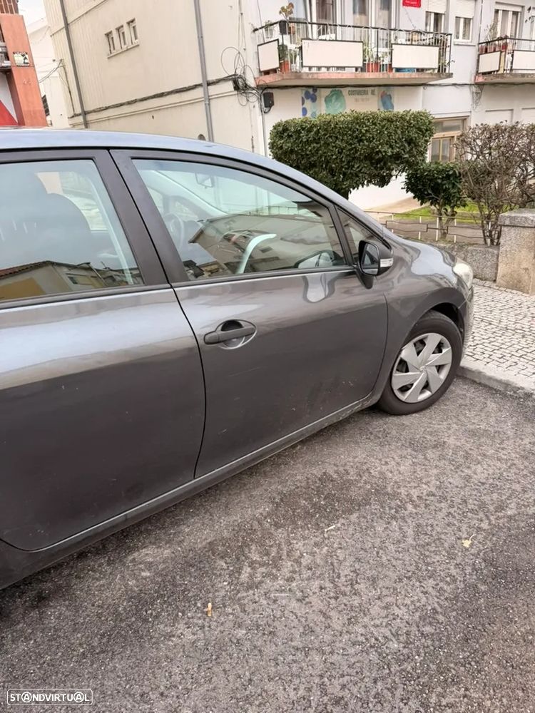 Toyota Auris 1.4 D-4D Comfort - 3