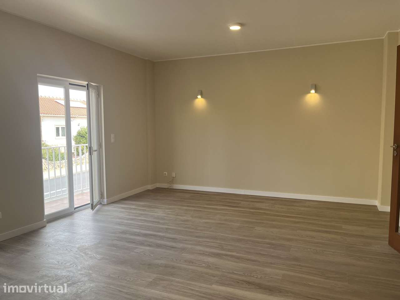 T2 em Campelos: Apartamento Moderno e Renovado - Grande imagem: 4/24